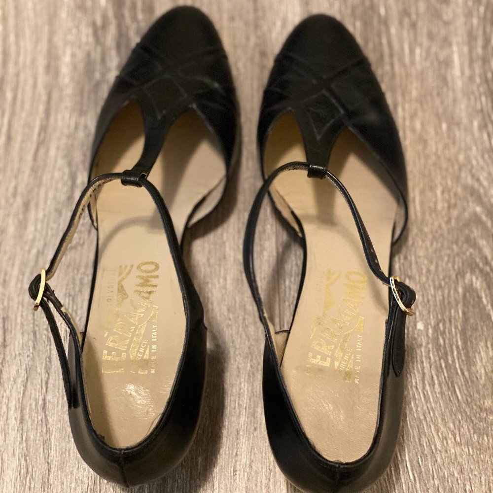 Salvatore Ferragamo T-Strap Leather Black